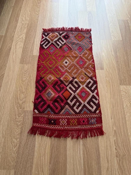 47x90 cm Küçük Boy Renkli Türk Kilim, Koçboynuzu Motifi, El Dokuma Vintage Kilim, Bohem Stili Kilim