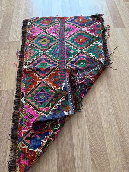 66x121 cm Küçük Boy Canlı Renkli Kilim, Geometrik ve Akrep Motifli, El Dokuma Vintage Kilim, Harika Ev Dekoru