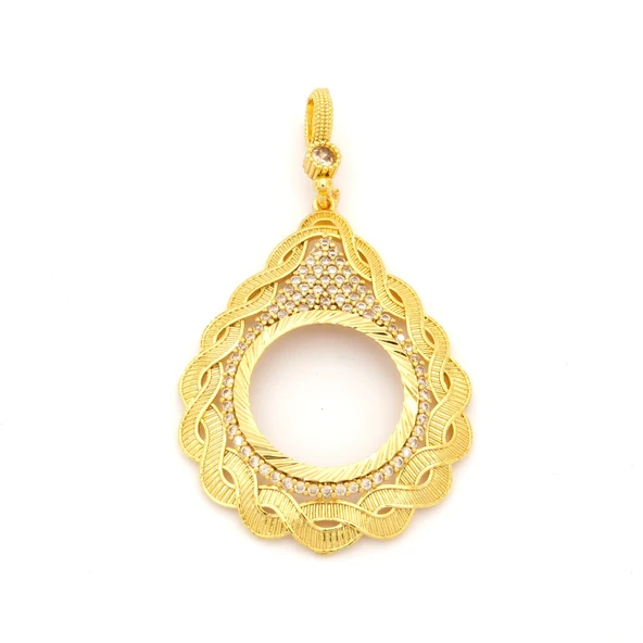 Yarım Altın Çerçeveli Kolye Ucu Altın Kaplama İşlemeli TGR-706 ürün görseli