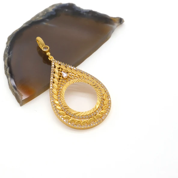 Yarım Altın Çerçeveli Kolye Ucu Altın Kaplama İşlemeli TGR-712 - Resim 2