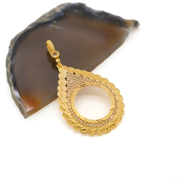 Yarım Altın Çerçeveli Kolye Ucu Altın Kaplama İşlemeli TGR-708 - Resim 2