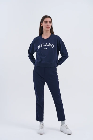 Trend Kadın Hem şehirli hem de rahat stilin mükemmel buluşması olan bu sweatshirt - 2