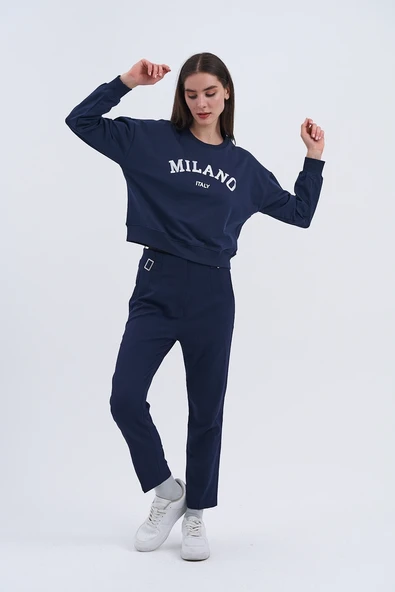 Trend Kadın Hem şehirli hem de rahat stilin mükemmel buluşması olan bu sweatshirt - 3