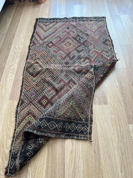 70x144 cm Küçük Boy El Dokuma Türk Kilimi, Akrep Motifli Vintage Kilim, Bohem Tarzı Benzersiz Ev Dekoru