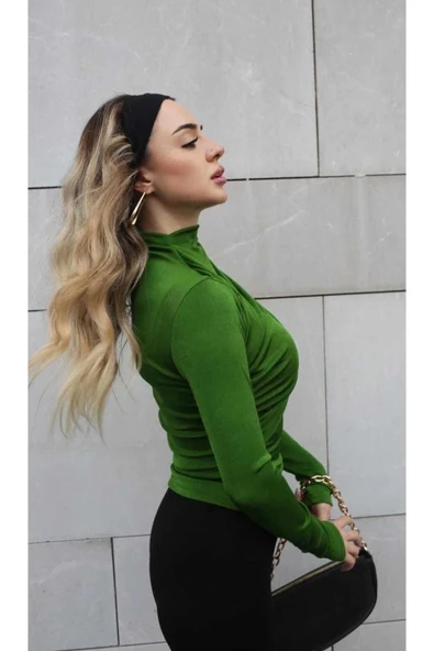 Yarım Boğaz Büzgülü Uzunkollu Sandy Bluz - 11