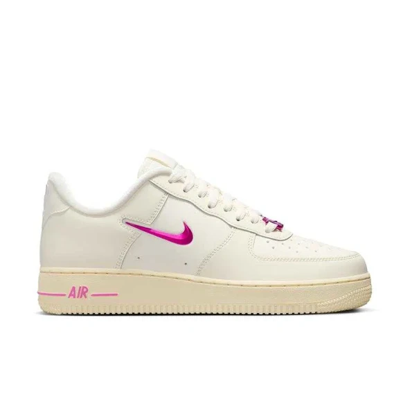 NİKE Air Force 1 '07 SE Kadın Sneaker FB8251-101