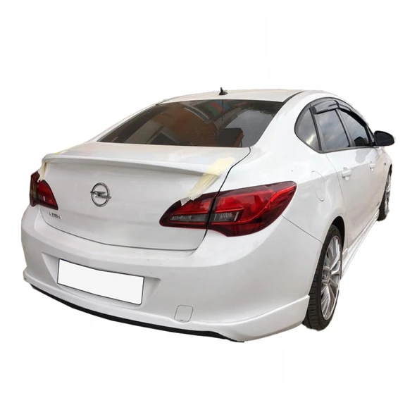Opel Astra J Sedan Arka Ek Plastik - Dayanıklı ve Sportif Tasarım - 1