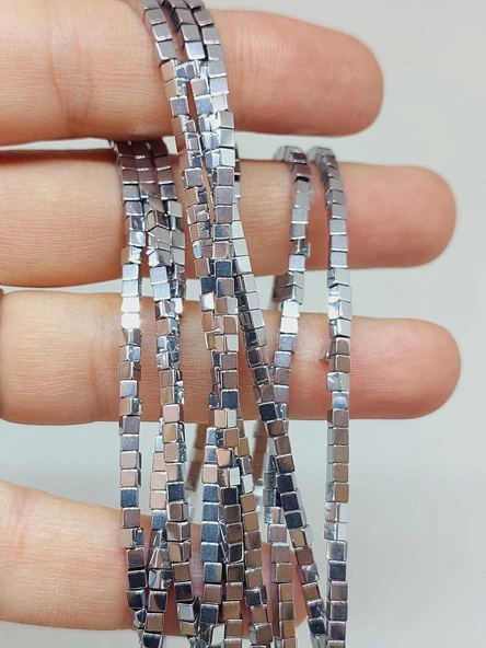 Hematit Taşı Küp Şekilli 2mm Dizi (56066) ürün görseli
