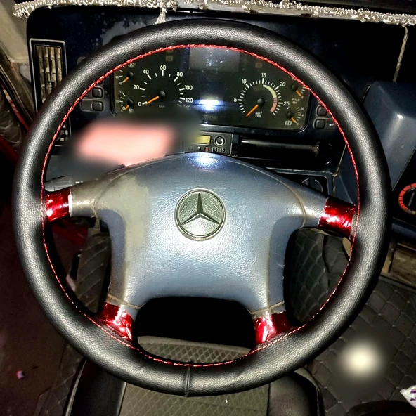 DİKİŞLİ DİREKSİYON KILIFI SİYAH DERİ KIRMIZI DİKİŞLİ MERCEDES TIR KAMYON İÇİN KIRMIZI DİKİŞLİ ürün görseli
