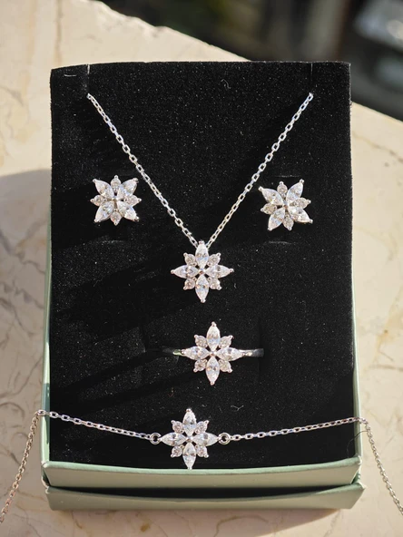 SilverPoint Çiçek Figürlü  Zirkon Taşlı Set
