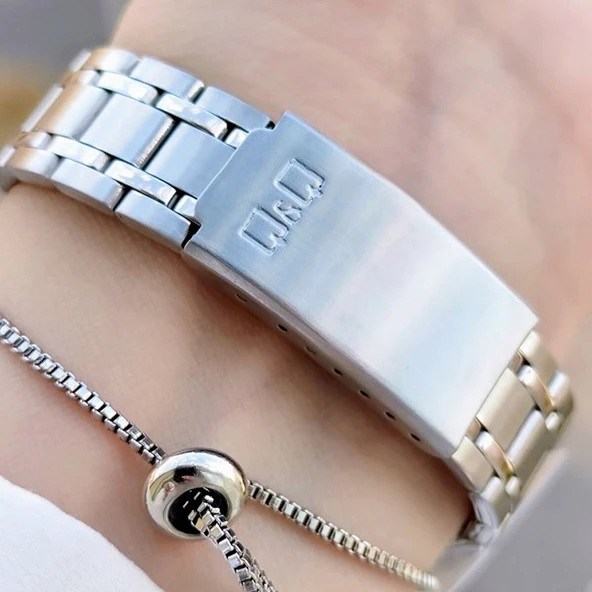 Q&Q QC204J003Y Siyah Gümüş Çizgili Çelik Kordonlu Sevgili Çift Kol Saatleri - 5