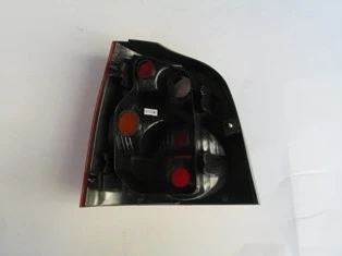 VOLKSWAGEN POLO- 5- 02/05; STOP LAMBASI SAĞ KIRMIZI/SARI/BEYAZ (3/5KAPI)(ÇİFT FARLI)(FAMELLA) - 2