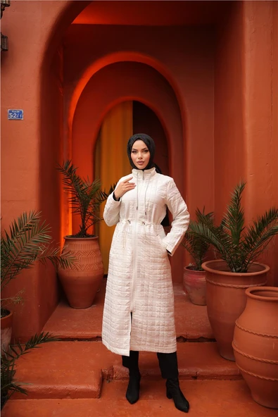 Fermuarlı Balıkçı Yaka Belden Bağcıklı Kapitone Şık Spor Kap - 71239.023 - Krem - 2