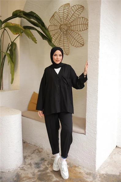 V Yaka Düğmeli Cepli İkili Tesettür Eşofman Takımı - (38-46) - 71244 - Siyah - Resim 2