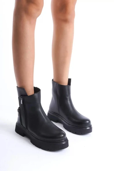 Menta Siyah Cilt Fermuar Aksesuarlı Bot ürün görseli 1