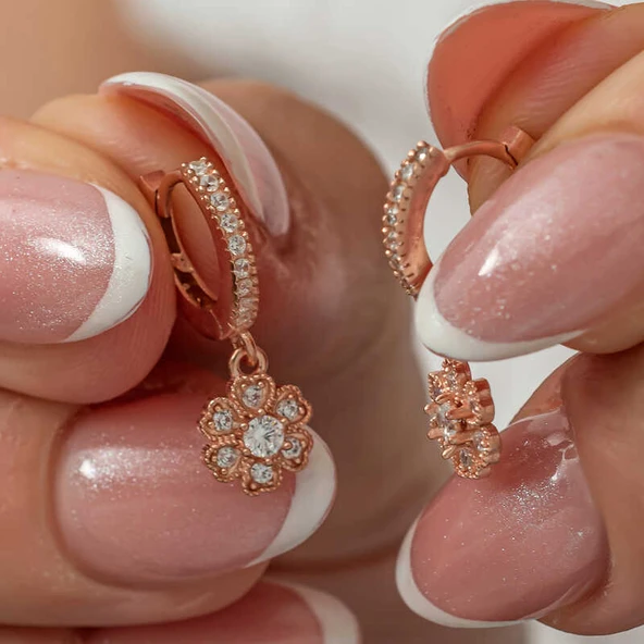 KENPAZAR Gümüş Sallantılı Rose Minimal Çiçek Kadın Küpe