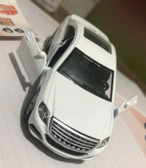 Oyuncak Metal Model Araba Açılır Kapı 1/36 Çek Bırak Beyaz Bentley - 3