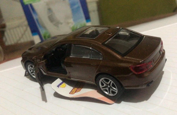 Oyuncak Metal Model Araba Açılır Kapı 1/36 Çek Bırak Kahve BMW - 2