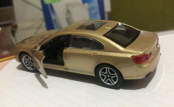 Oyuncak Metal Model Araba Açılır Kapı 1/36 Çek Bırak Gold BMW - 3