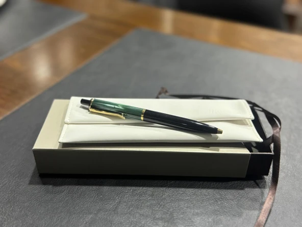 Pelikan Souveran Serisi K400 Yeşil Siyah Tükenmez Kalem - 6