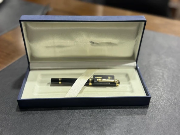 Pelikan M300 Siyah Dolma Kalem - Medium - 3