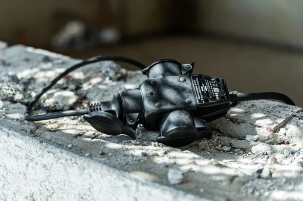 Brennenstuhl Schuko-Gummik Serisi IP44 Lisanslı Dış Mekan Kullanımına Uygun 3 Soketli Golyat Priz ( Kablosuz ) - Resim 3