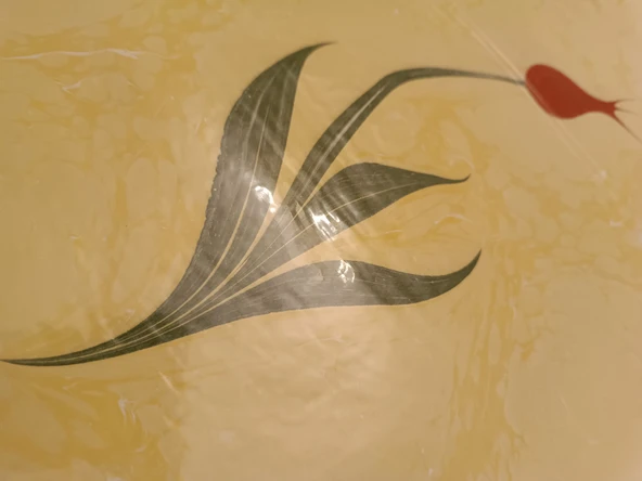 Ebru Sanatı -  Sarı Ebru Zemin üzerine Lale kompozisyon Ebruzen, Ressam: Serpil ( Tunca ) imzası .Ebat : 34x 49 cm. - 3