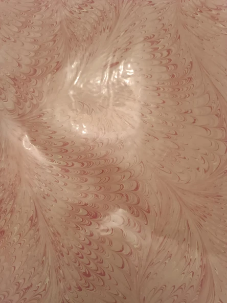 Ebru Sanatı - klasik Pembe karışık Desenli kompozisyon Ebruzen, Ressam: Serpil ( Tunca ) imzası .Ebat : 34x 49 cm. - 2