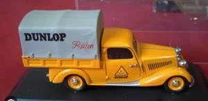 Schuco Mercedes-Benz 170V Truck Limited Edition Dunlop Model Araba ürün görseli