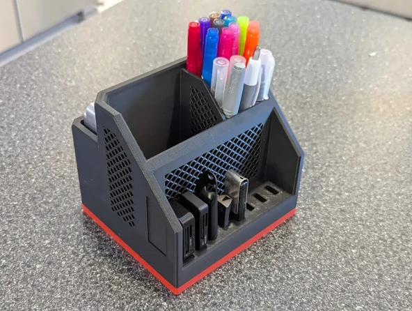 MASAÜSTÜ USB YUVALI KALEMLİK - 3