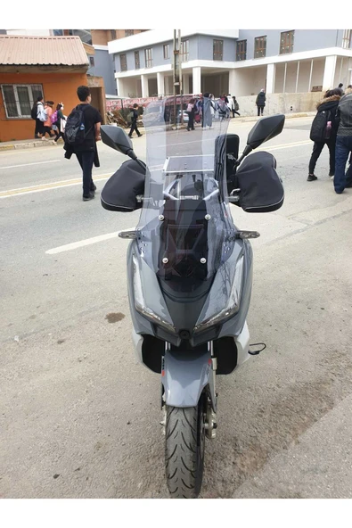 MOTOCAM Arora Beatrix Siperlik Ön Cam 2023 2024 Model 55cm Açıkfüme Renkli 4mm KISA SPOR CAM
