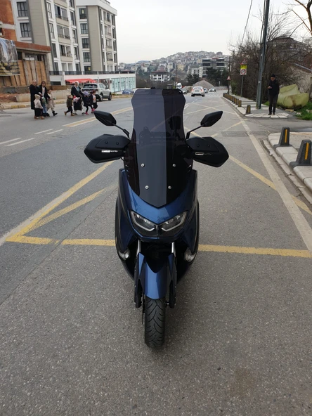 MOTOCAM Yamaha Nmax Siperlik Ön Cam 2021 2024 Model 72cm Siyah Renkli 4mm UZUN CAM
