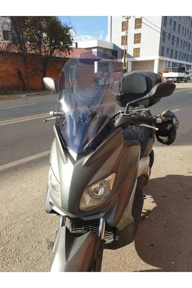 MOTOCAM Yamaha Xmax Siperlik Ön Cam 2011 2013 Model 55cm Açıkfüme Renkli 4mm KISA SPOR CAM