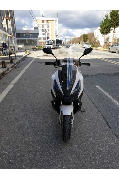 MOTOCAM Volta Apec Apx7 Siperlik Ön Cam 2024 Model 68cm şeffaf Renkli 4mm ORTA BOYLU CAM