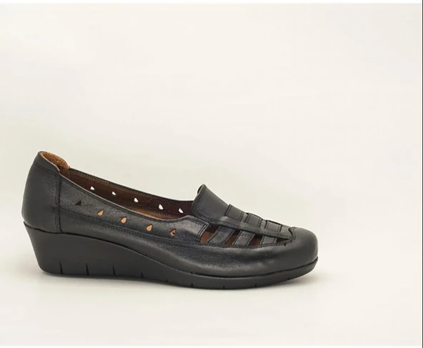 ÇİĞDEM SİYAH HAKİKİ DERİ ÖNÜ ŞERİTLİ ORTOPEDİK KADIN AYAKKABISI - Resim 2
