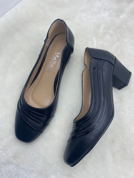 ÇİĞDEM SİYAH DERİ KÜT BURUN ALÇAK TOPUKLU AYAKKABI (AS4) - Resim 4