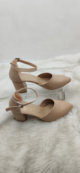 ÇİĞDEM SİYAH DERİ BİLEKTEN BAĞLI SİVRİ BURUN TOPUKLU AYAKKABI (KDREKC) - Resim 2