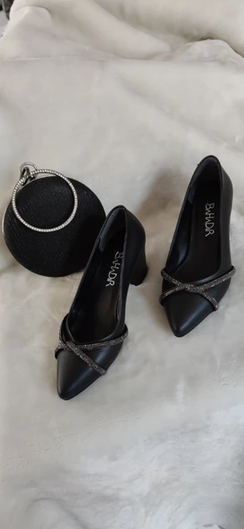 ÇİĞDEM SİYAH ÖNÜ TAŞLI SİVRİ BURUN KALIN ÖKÇE AYAKKABI (BHDR A9) - Resim 2