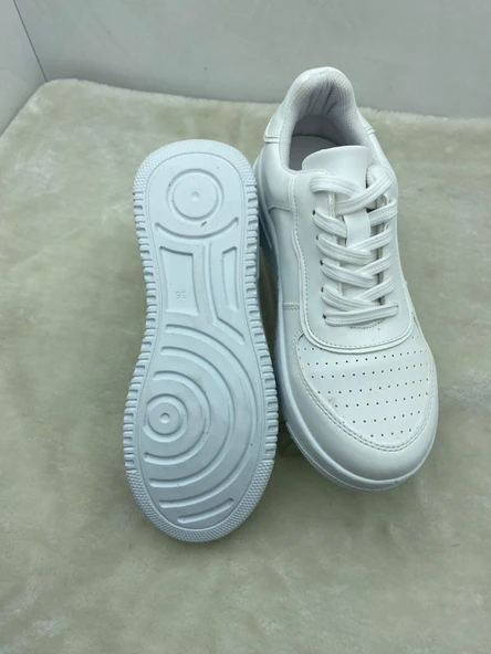 ÇİĞDEM BEYAZ DERİ YÜKSEK TABAN DELİKLİ KADIN SPOR AYAKKABI - Resim 4