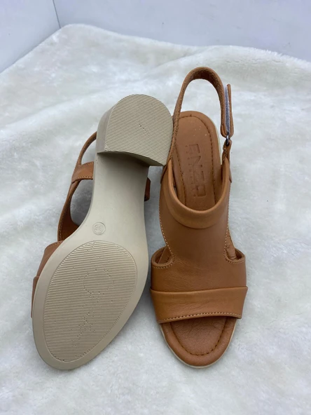 ÇİĞDEM TABA GERÇEK DERİ TOPUKLU SANDALET (ENZ) - Resim 3