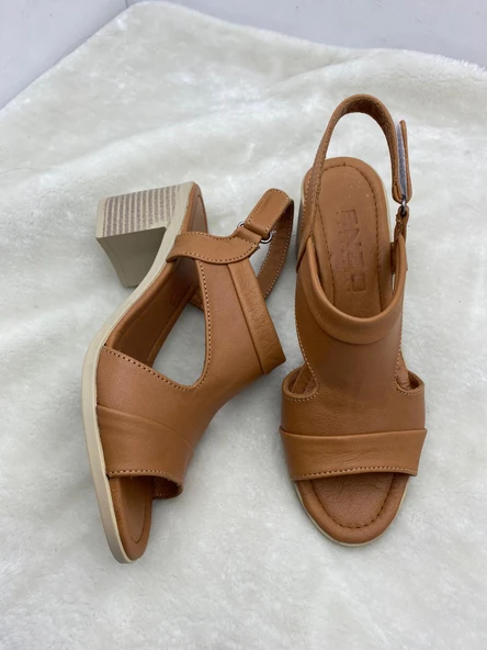 ÇİĞDEM TABA GERÇEK DERİ TOPUKLU SANDALET (ENZ) - Resim 4