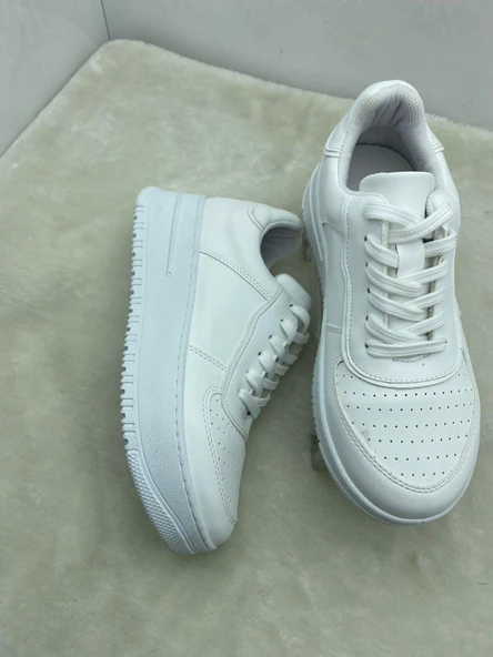 ÇİĞDEM BEYAZ DERİ YÜKSEK TABAN DELİKLİ KADIN SPOR AYAKKABI - Resim 6