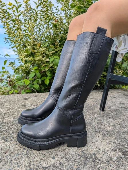 BURÇ GERÇEK DERİ SİYAH UZUN BAĞSIZ POSTAL ÇİZME (Ç2) - Resim 2