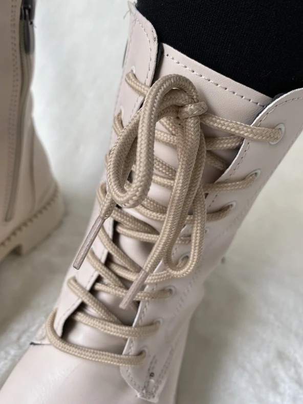 ÇİĞDEM YANI FERMUARLI ÖNÜ BAĞLI BEJ DERİ POSTAL BOT ( İLKER B3B ) - Resim 2