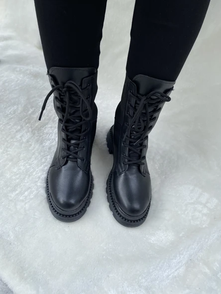 ÇİĞDEM YANI LASTİKLİ ÖNÜ BAĞLI SİYAH DERİ POSTAL BOT ( İLKER B4 ) - Resim 2