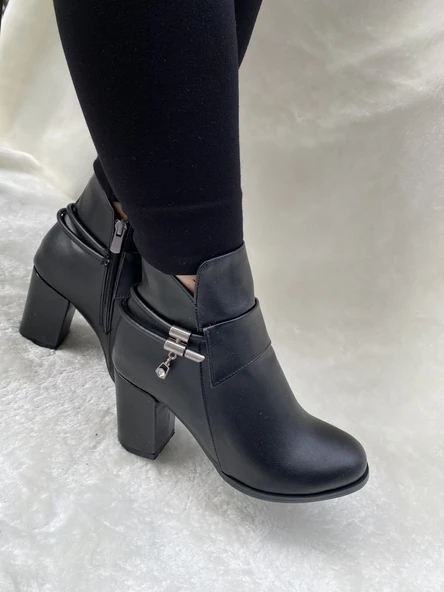 ÇİĞDEM YANI KÜPELİ SİYAH CİLT TOPUKLU BOT (ESF) - Resim 2