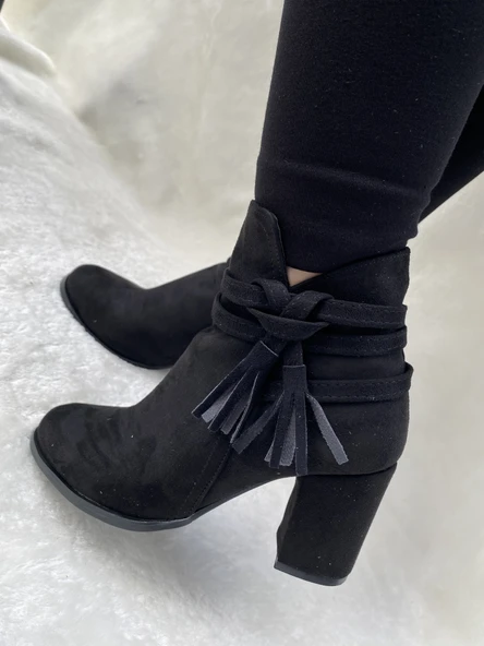 ÇİĞDEM YANI PÜSKÜLLÜ SİYAH SÜET TOPUKLU BOT ( ESF) - Resim 2