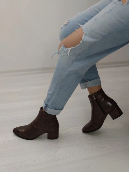 ÇİĞDEM  DERİ KAHVE KALIN TOPUK FERMUARLI KADIN BOT ( B11B) ürün görseli