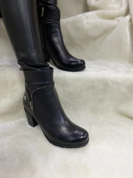 ÇİĞDEM GERÇEK DERİ SİYAH SÜS FERMUARLI TOPUKLU KADIN BOT (B5) - Resim 3