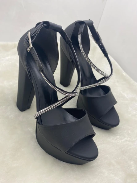 ÇİĞDEM SİYAH SATEN ÇAPRAZ TAŞ BANTLI PLATFORM TOPUKLU AYAKKABI - Resim 4